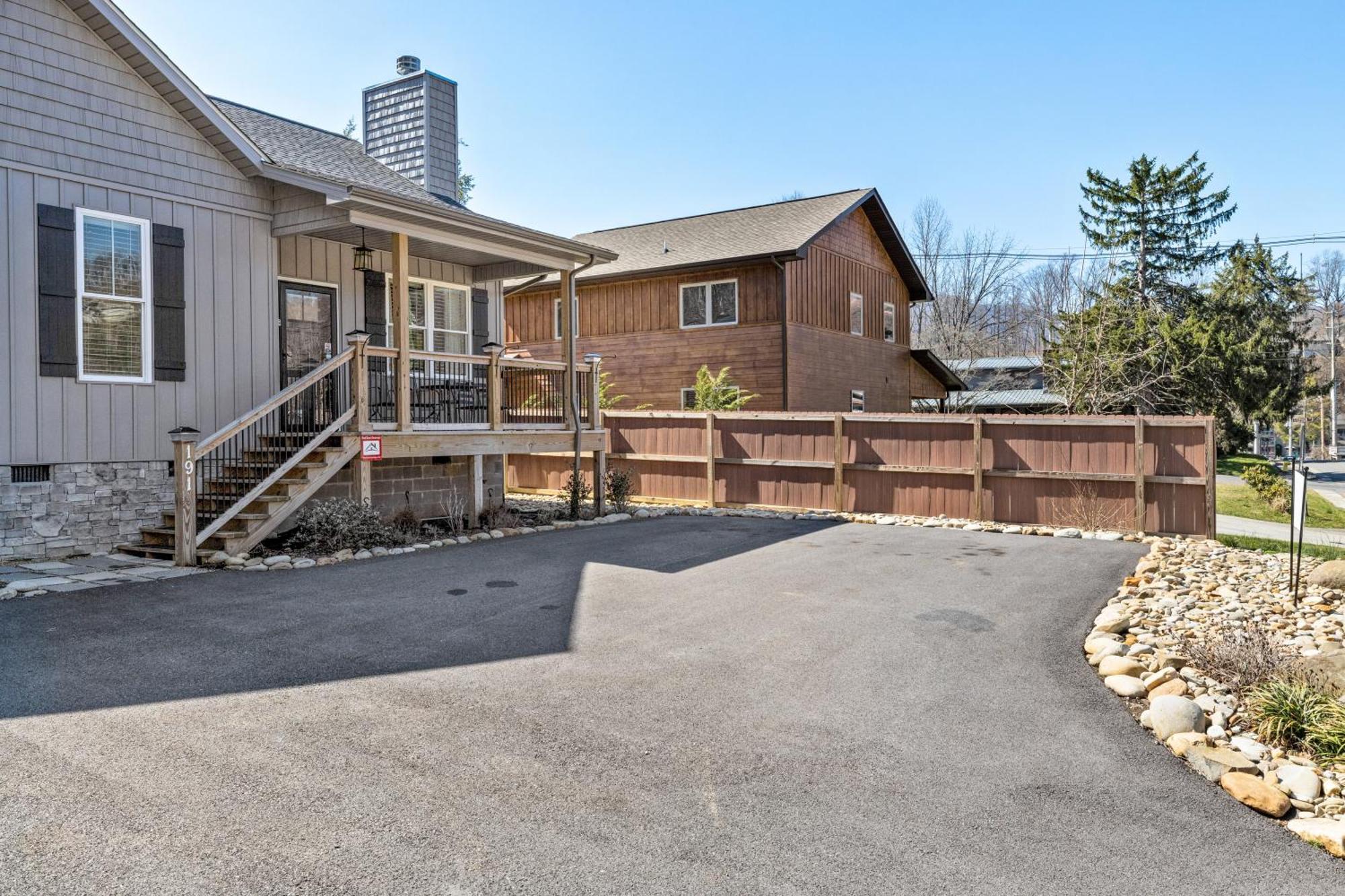Bear Pass Is A 3 Bed 2 Bath Craftsman Style Home Located Within Walking Distance To Dt Gatlinburg Zewnętrze zdjęcie
