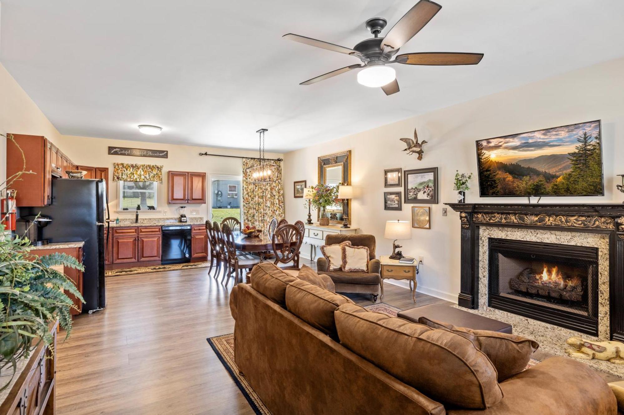 Bear Pass Is A 3 Bed 2 Bath Craftsman Style Home Located Within Walking Distance To Dt Gatlinburg Zewnętrze zdjęcie