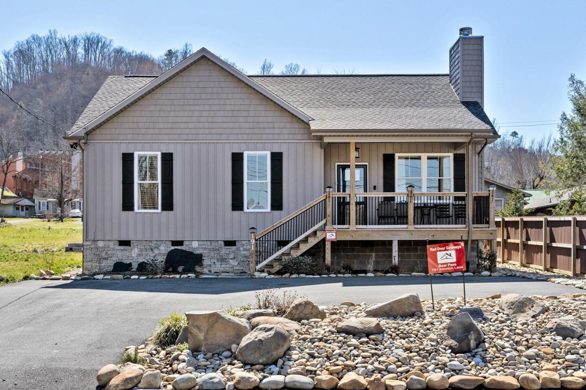 Bear Pass Is A 3 Bed 2 Bath Craftsman Style Home Located Within Walking Distance To Dt Gatlinburg Zewnętrze zdjęcie