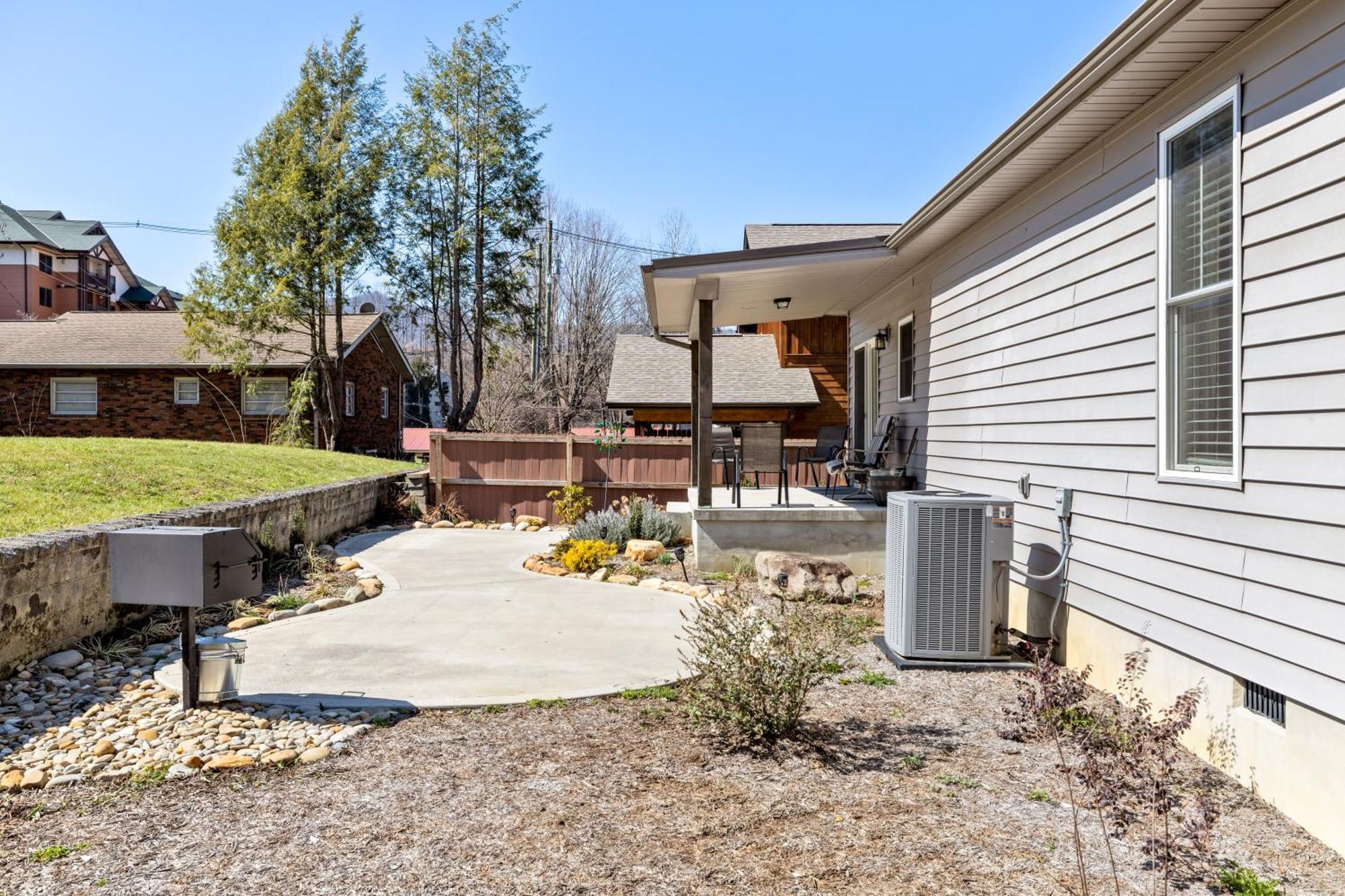 Bear Pass Is A 3 Bed 2 Bath Craftsman Style Home Located Within Walking Distance To Dt Gatlinburg Zewnętrze zdjęcie